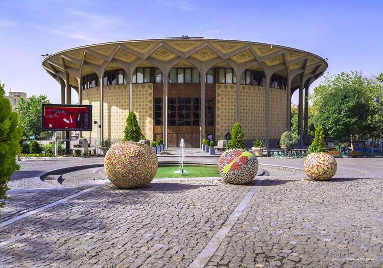 آیفون ۸ اولین گوشی آیفون با صفحه OLED‌ به بازار آمد